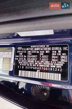 Внедорожник / Кроссовер Kia Sorento 2016 в 