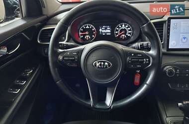 Внедорожник / Кроссовер Kia Sorento 2016 в 