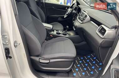 Позашляховик / Кросовер Kia Sorento 2015 в  фото 36 Позашляховик / Кросовер Kia Sorento 2015 в
