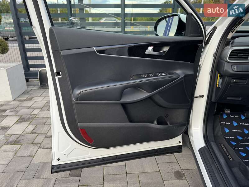 Внедорожник / Кроссовер Kia Sorento 2015 в Ровно фото 14 Внедорожник / Кроссовер Kia Sorento 2015 в Ровно