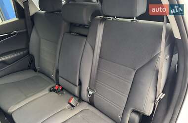 Позашляховик / Кросовер Kia Sorento 2015 в  фото 5 Позашляховик / Кросовер Kia Sorento 2015 в