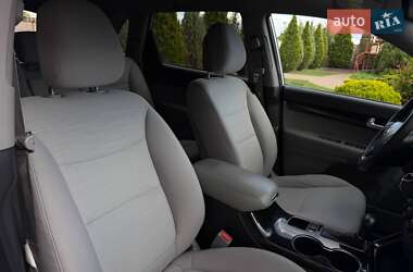 Внедорожник / Кроссовер Kia Sorento 2013 в 