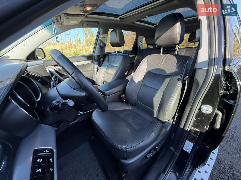 Позашляховик / Кросовер Kia Sorento 2011 в Рівному