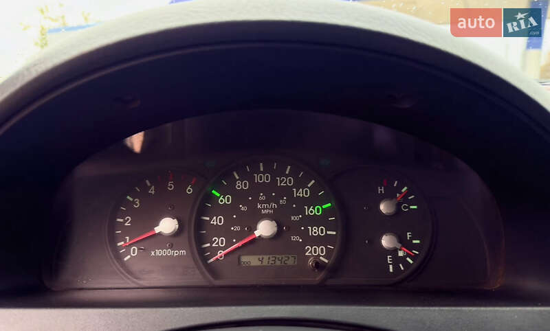 Внедорожник / Кроссовер Kia Sorento 2003 в Соснице