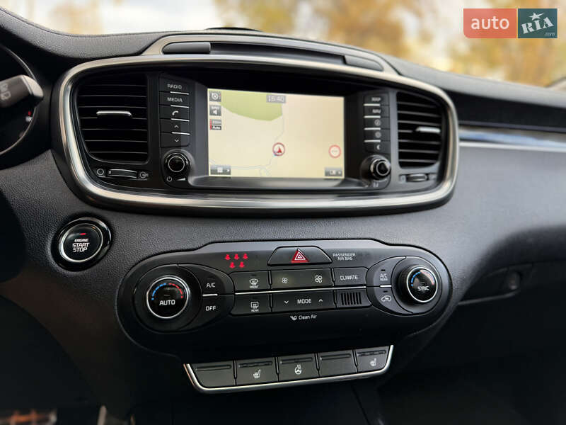 Позашляховик / Кросовер Kia Sorento 2016 в Стрию