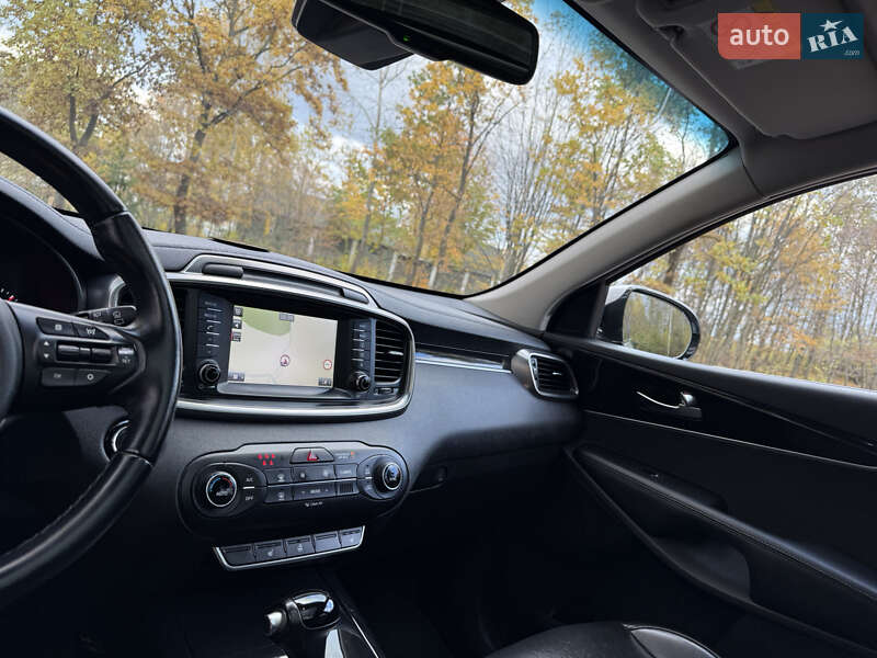 Позашляховик / Кросовер Kia Sorento 2016 в Стрию