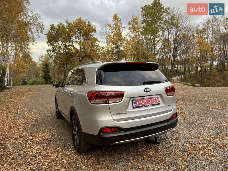 Позашляховик / Кросовер Kia Sorento 2016 в Стрию