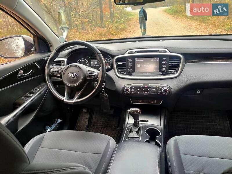 Внедорожник / Кроссовер Kia Sorento 2016 в Ивано-Франковске