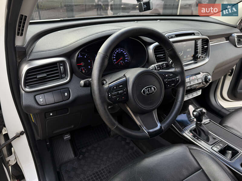 Позашляховик / Кросовер Kia Sorento 2016 в Києві