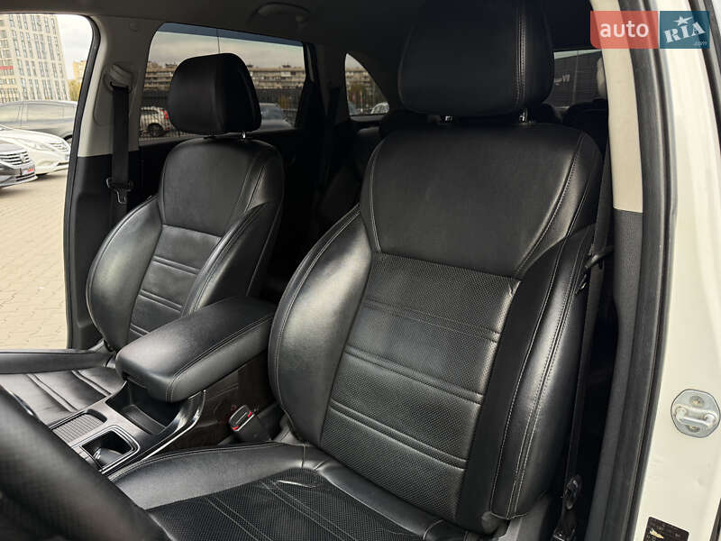 Позашляховик / Кросовер Kia Sorento 2016 в Києві
