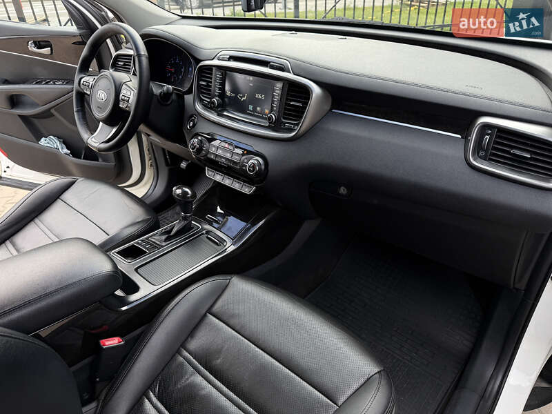 Позашляховик / Кросовер Kia Sorento 2016 в Києві
