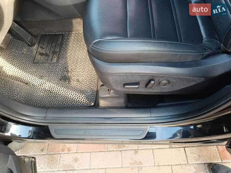 Позашляховик / Кросовер Kia Sorento 2015 в Києві фото 28 Позашляховик / Кросовер Kia Sorento 2015 в Києві