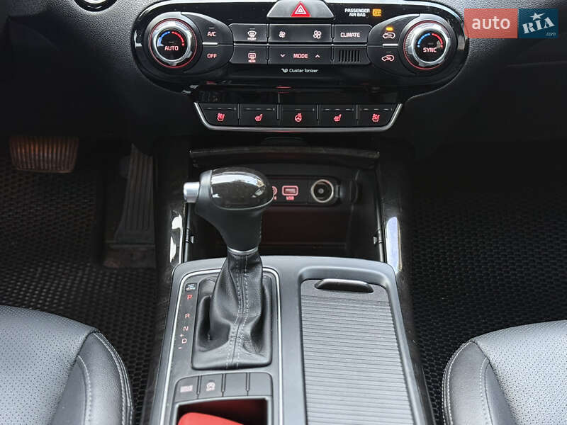 Внедорожник / Кроссовер Kia Sorento 2017 в Одессе