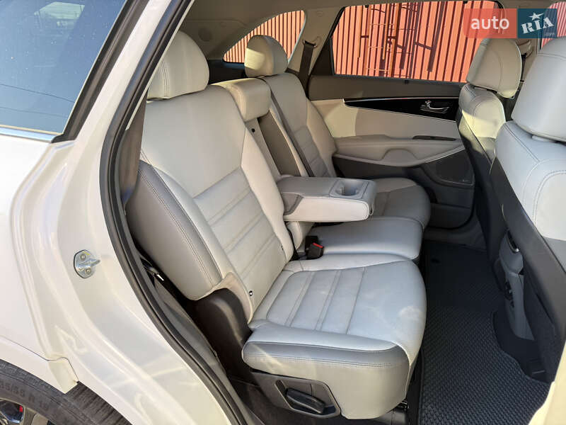 Внедорожник / Кроссовер Kia Sorento 2017 в Киеве