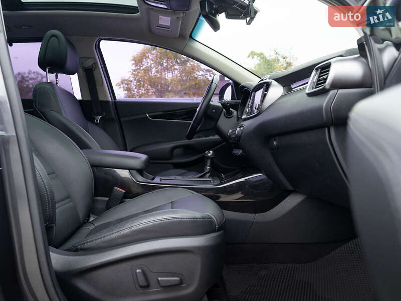 Внедорожник / Кроссовер Kia Sorento 2015 в Одессе фото 53 Внедорожник / Кроссовер Kia Sorento 2015 в Одессе