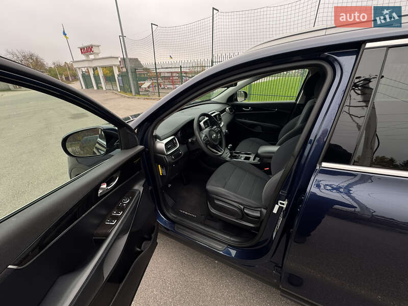 Позашляховик / Кросовер Kia Sorento 2017 в Києві