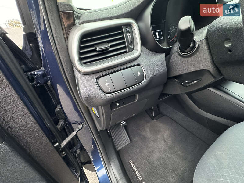 Позашляховик / Кросовер Kia Sorento 2017 в Києві