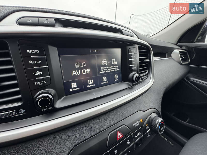 Позашляховик / Кросовер Kia Sorento 2017 в Києві