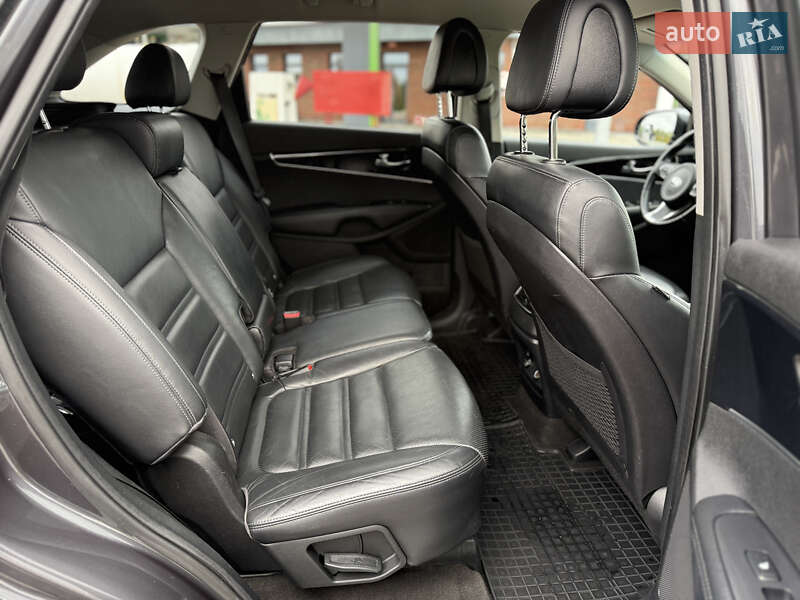 Внедорожник / Кроссовер Kia Sorento 2015 в Луцке фото 42 Внедорожник / Кроссовер Kia Sorento 2015 в Луцке