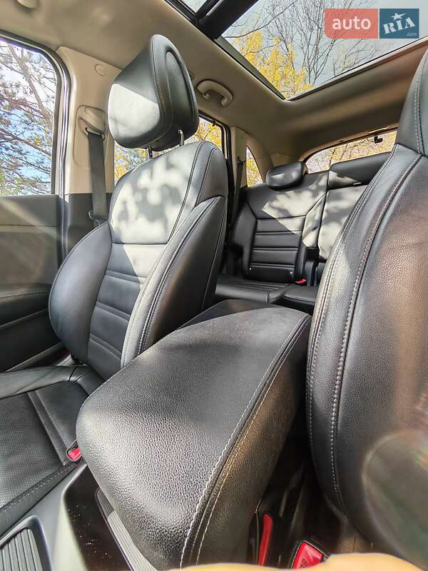 Внедорожник / Кроссовер Kia Sorento 2015 в Могилев-Подольске фото 28 Внедорожник / Кроссовер Kia Sorento 2015 в Могилев-Подольске