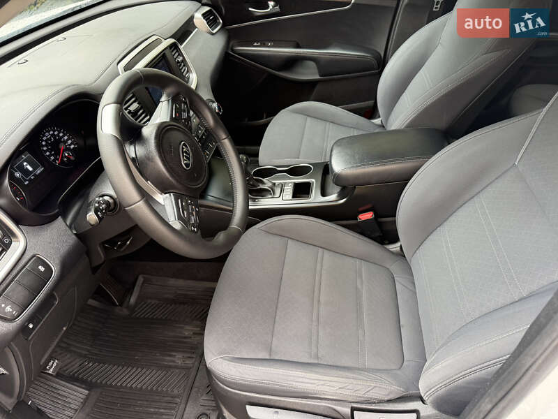 Внедорожник / Кроссовер Kia Sorento 2016 в Киеве
