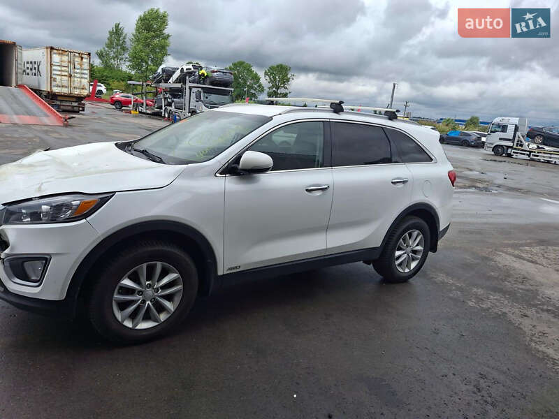 Внедорожник / Кроссовер Kia Sorento 2016 в Киеве