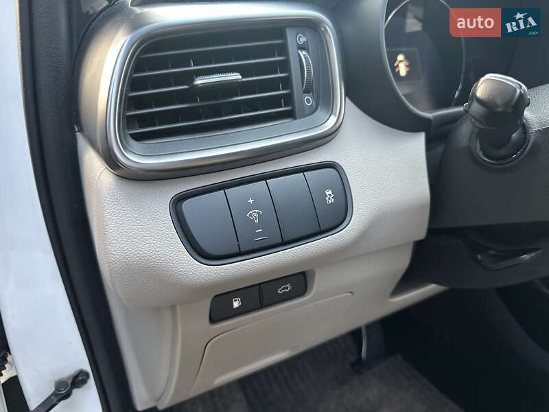 Внедорожник / Кроссовер Kia Sorento 2016 в Днепре