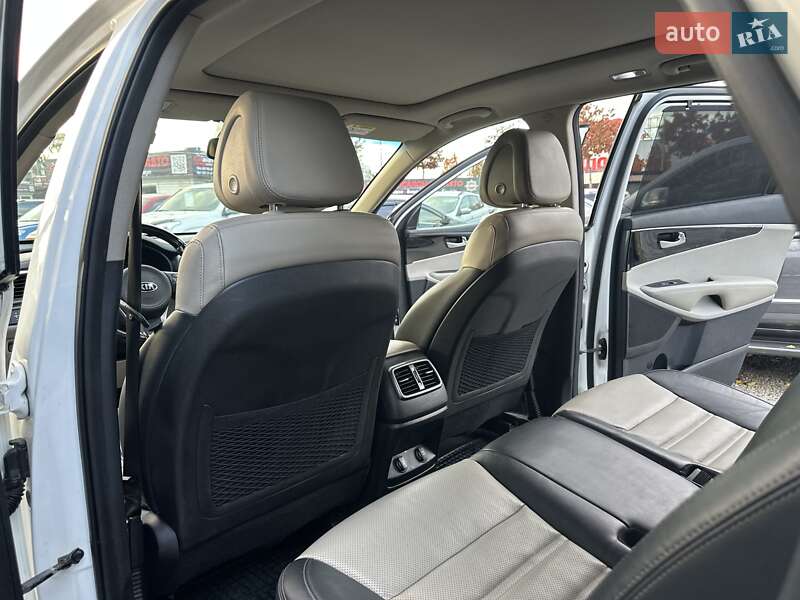 Внедорожник / Кроссовер Kia Sorento 2016 в Днепре