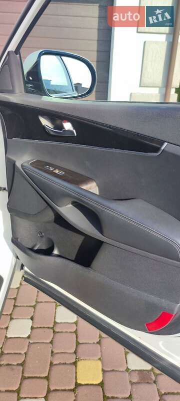 Позашляховик / Кросовер Kia Sorento 2016 в Броварах