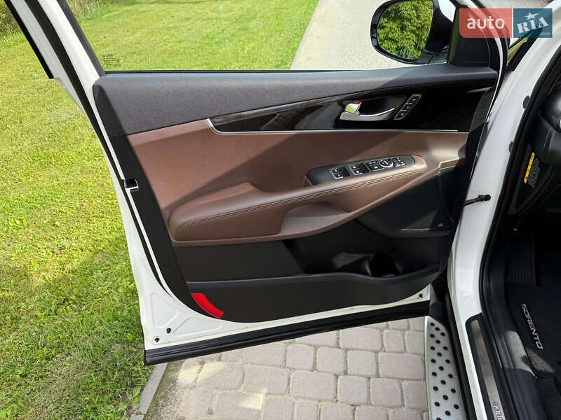 Позашляховик / Кросовер Kia Sorento 2015 в Львові