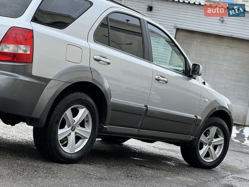 Позашляховик / Кросовер Kia Sorento 2004 в Чернівцях