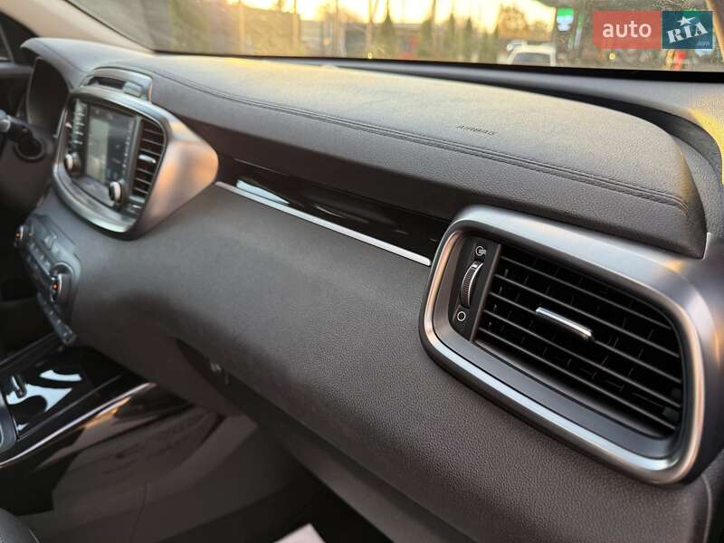 Позашляховик / Кросовер Kia Sorento 2015 в Луцьку