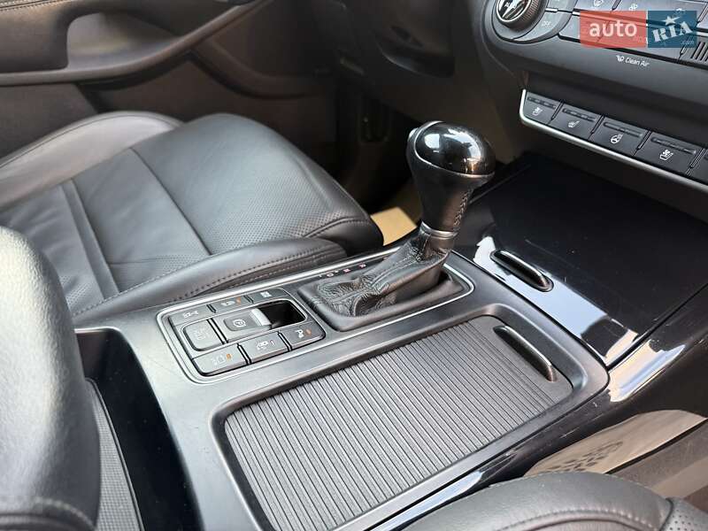 Позашляховик / Кросовер Kia Sorento 2015 в Луцьку