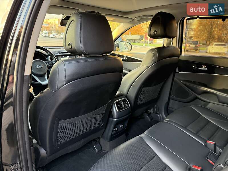 Позашляховик / Кросовер Kia Sorento 2015 в Луцьку