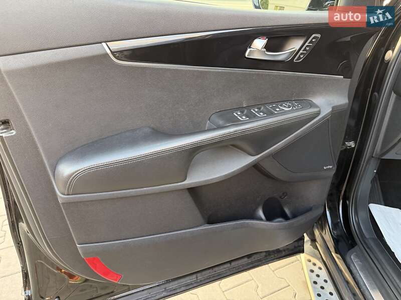 Позашляховик / Кросовер Kia Sorento 2015 в Луцьку