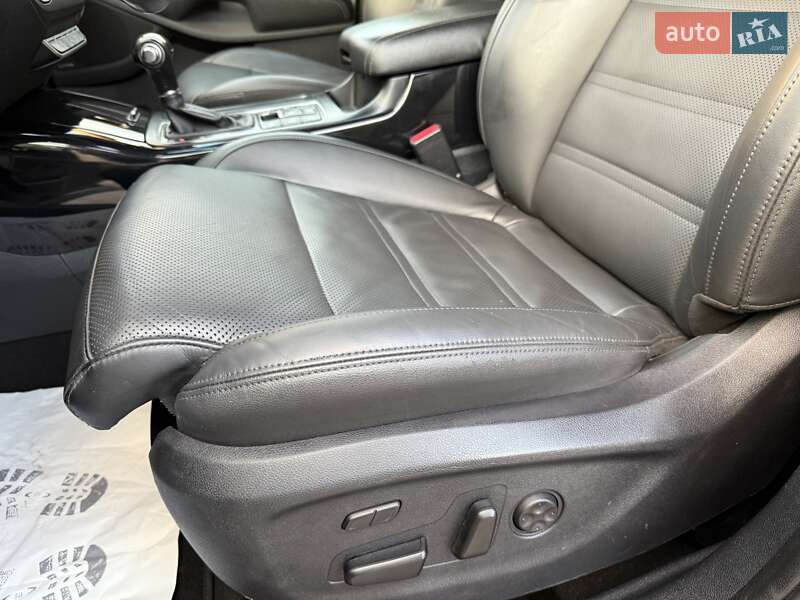 Позашляховик / Кросовер Kia Sorento 2015 в Луцьку