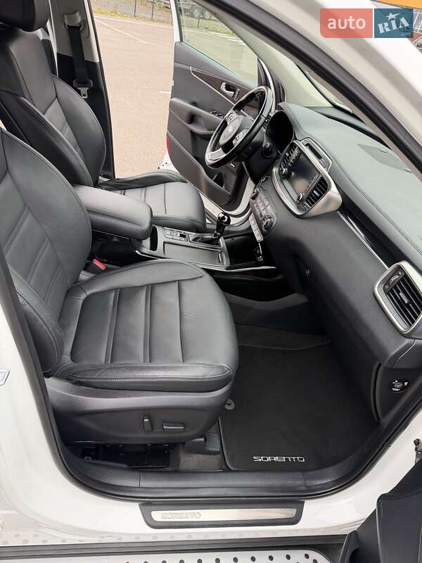 Внедорожник / Кроссовер Kia Sorento 2015 в Луцке фото 11 Внедорожник / Кроссовер Kia Sorento 2015 в Луцке