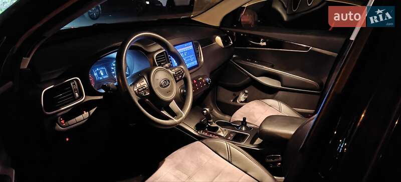 Позашляховик / Кросовер Kia Sorento 2015 в Києві