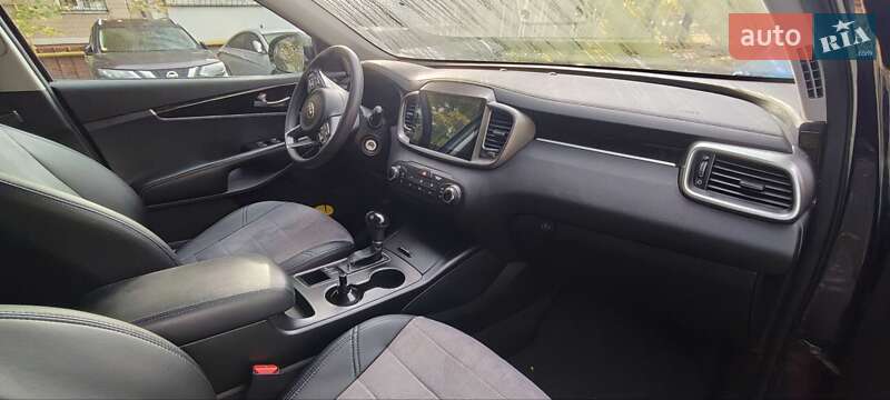 Позашляховик / Кросовер Kia Sorento 2015 в Києві