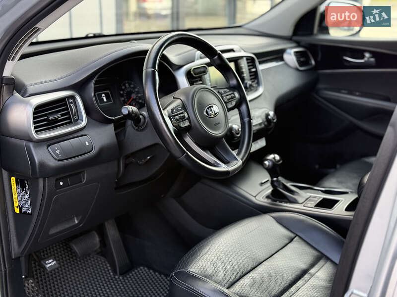 Внедорожник / Кроссовер Kia Sorento 2017 в Владимире фото 23 Внедорожник / Кроссовер Kia Sorento 2017 в Владимире