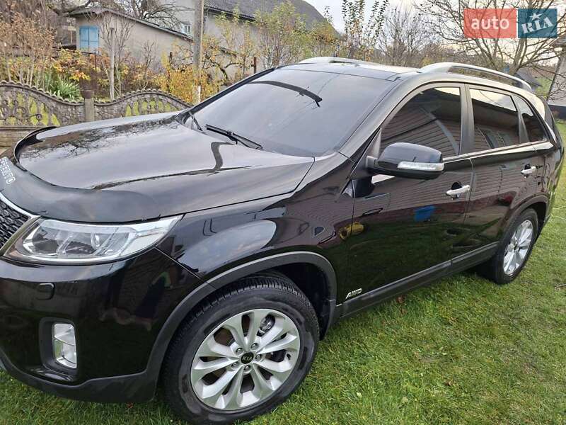 Позашляховик / Кросовер Kia Sorento 2012 в Чернівцях