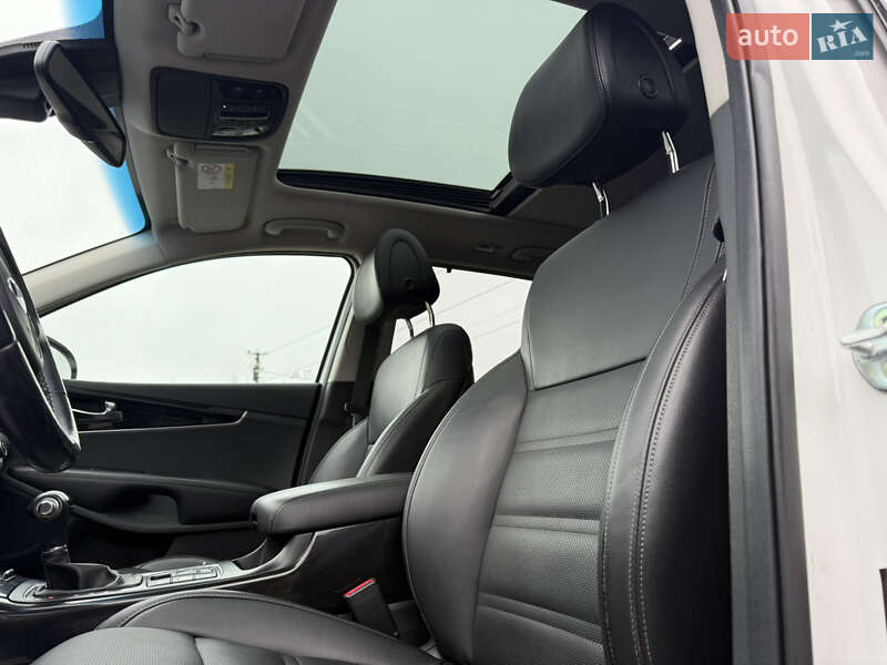 Внедорожник / Кроссовер Kia Sorento 2016 в Ровно