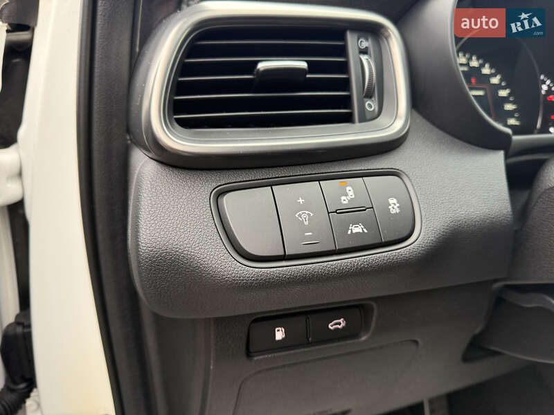 Внедорожник / Кроссовер Kia Sorento 2016 в Ровно