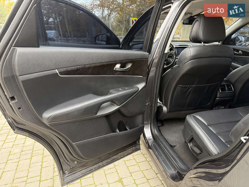 Внедорожник / Кроссовер Kia Sorento 2017 в Одессе фото 13 Внедорожник / Кроссовер Kia Sorento 2017 в Одессе