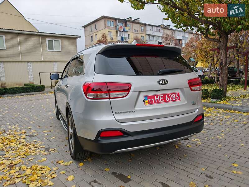 Внедорожник / Кроссовер Kia Sorento 2015 в Могилев-Подольске