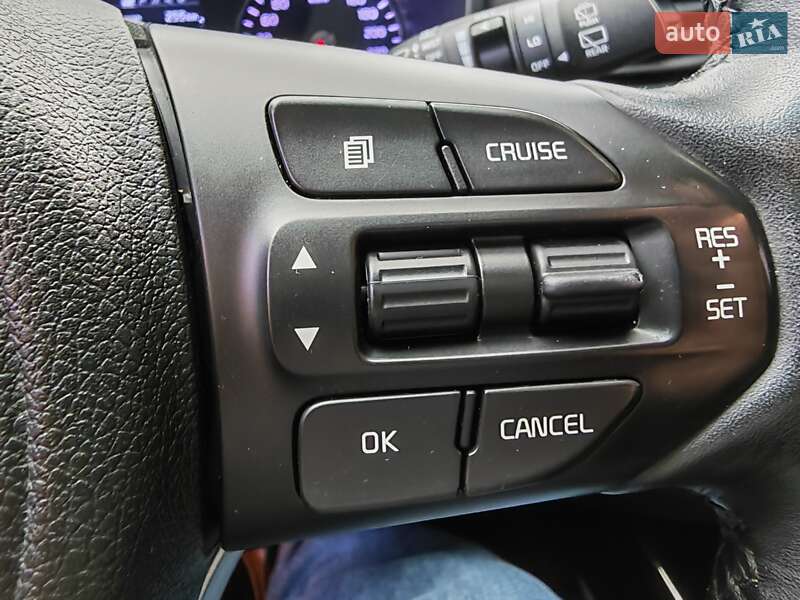 Внедорожник / Кроссовер Kia Sorento 2015 в Могилев-Подольске