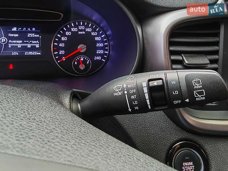 Внедорожник / Кроссовер Kia Sorento 2015 в Могилев-Подольске