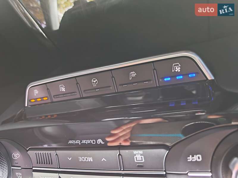 Внедорожник / Кроссовер Kia Sorento 2015 в Могилев-Подольске