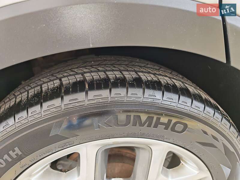 Внедорожник / Кроссовер Kia Sorento 2015 в Могилев-Подольске