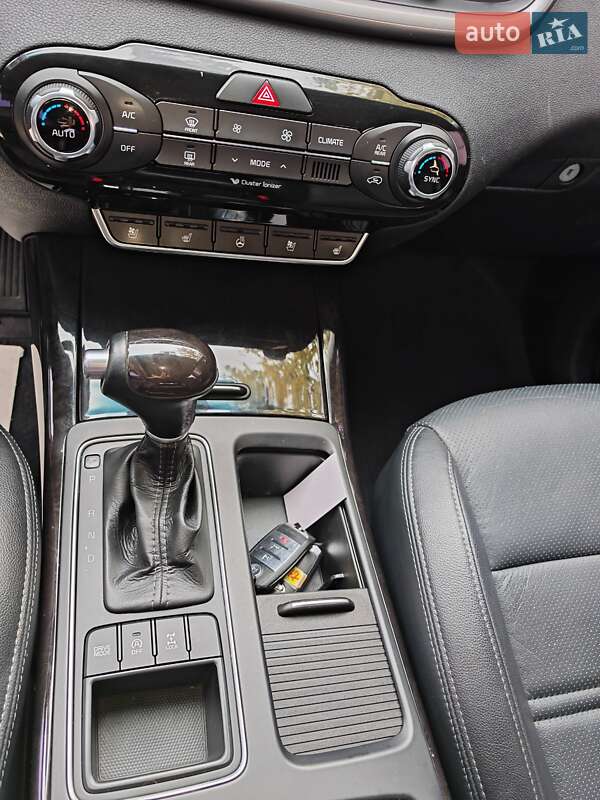 Внедорожник / Кроссовер Kia Sorento 2015 в Могилев-Подольске